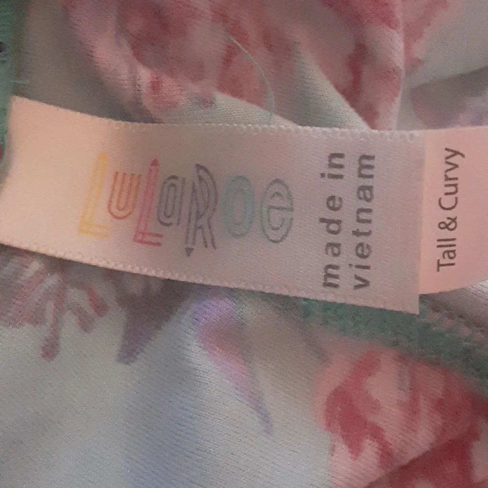 LuLaRoe Tall & Curvy flower leggings - Picture 8 of 9